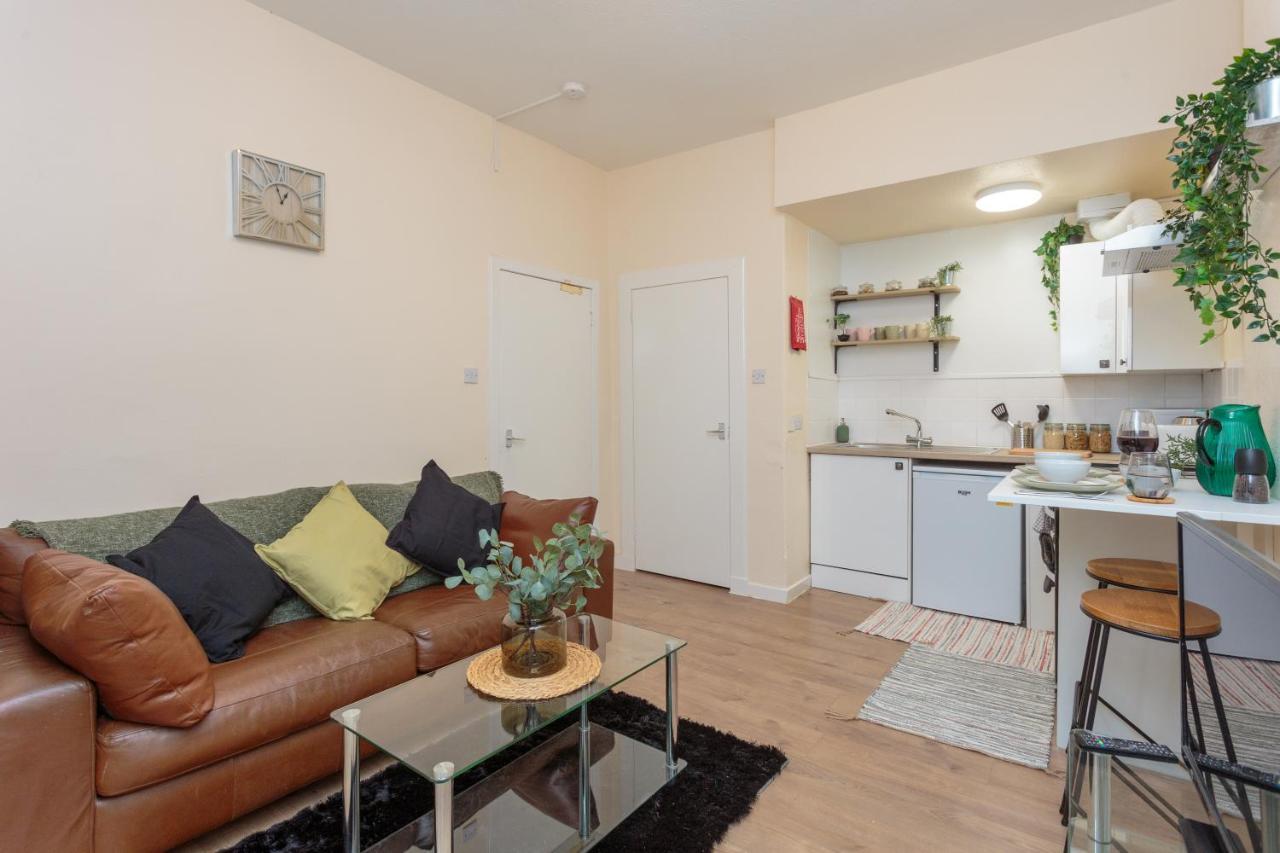 Cozy 1B Groundfloor - 8 Minute From City Centre เอดินบะระ ภายนอก รูปภาพ